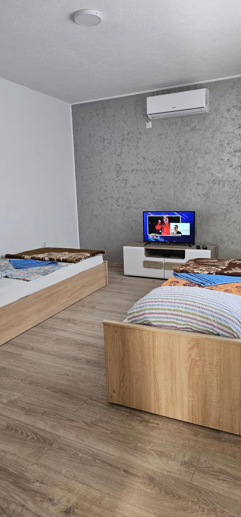 Apartment Roki *